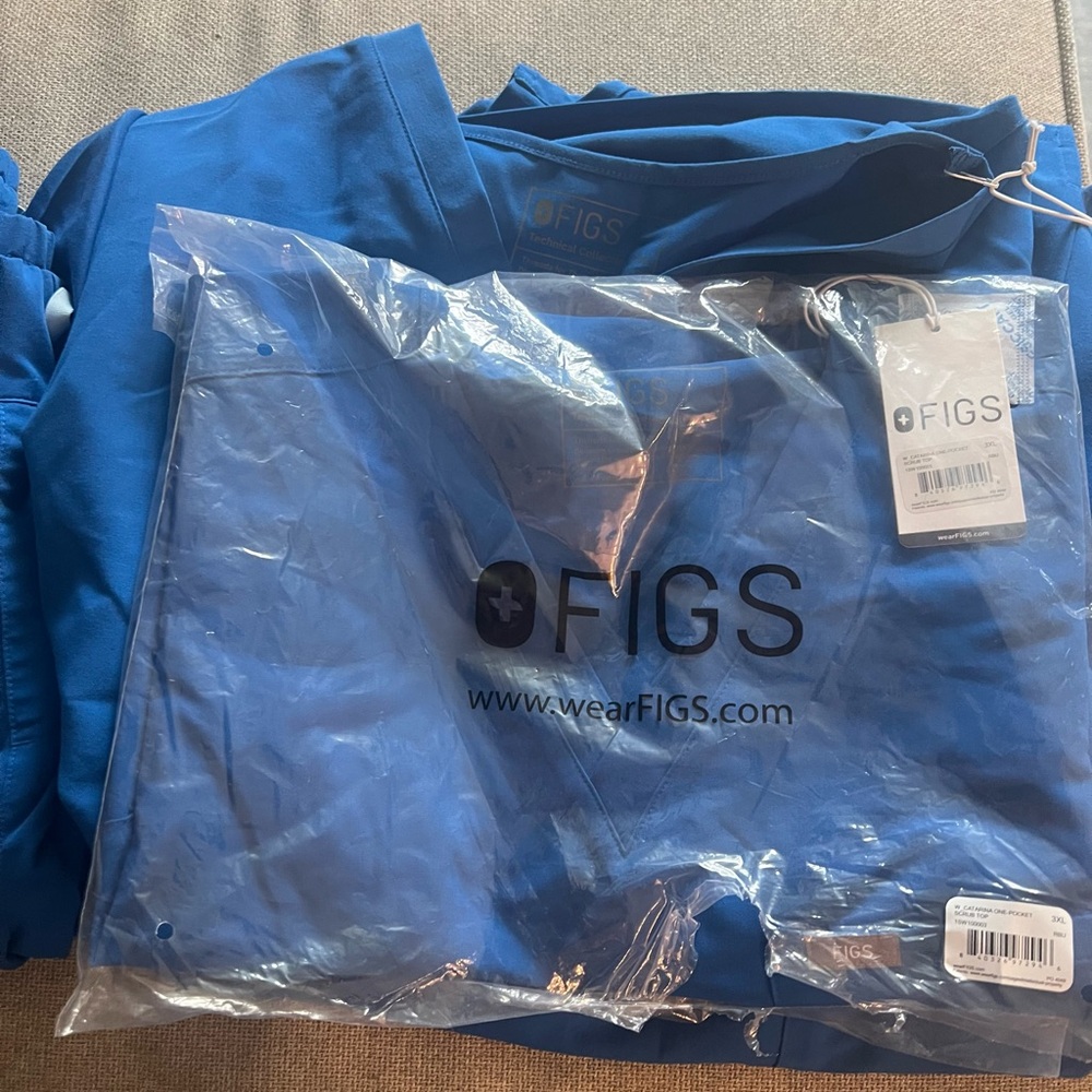 Figs Catarina 1 pockets scrub top lot 3x and 2x